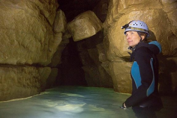 Erkundungstour in der Höhle