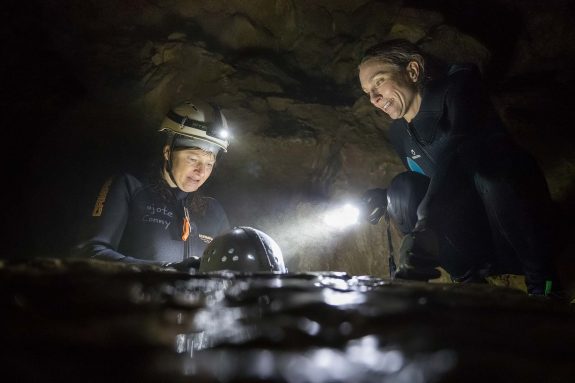 Erkundungstour in der Höhle