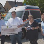 Der ASB Mannheim erhält einen Scheck in Höhe von 1.500 Euro