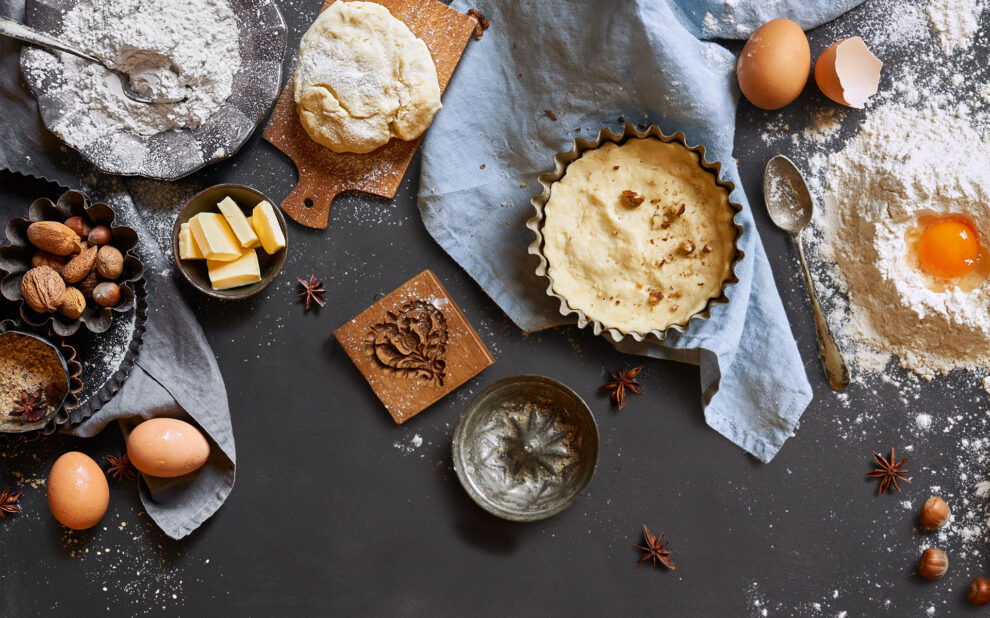 Header 1920×1280 Zutaten für ein Lebkuchenhaus