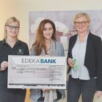 Der Ortenauer Kinder- und Jugendhospizdienst erhält einen Scheck über 2.500 Euro