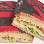 Das Vesperbrot Gemüsevariation bestrichen mit Gemüsecreme und mit frischem Schnittlauch garniert.